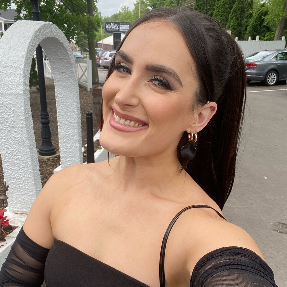 Meet your Posher, Megan